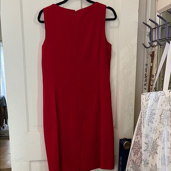 Elegant Red Women's Dress - Picture 3 of 14